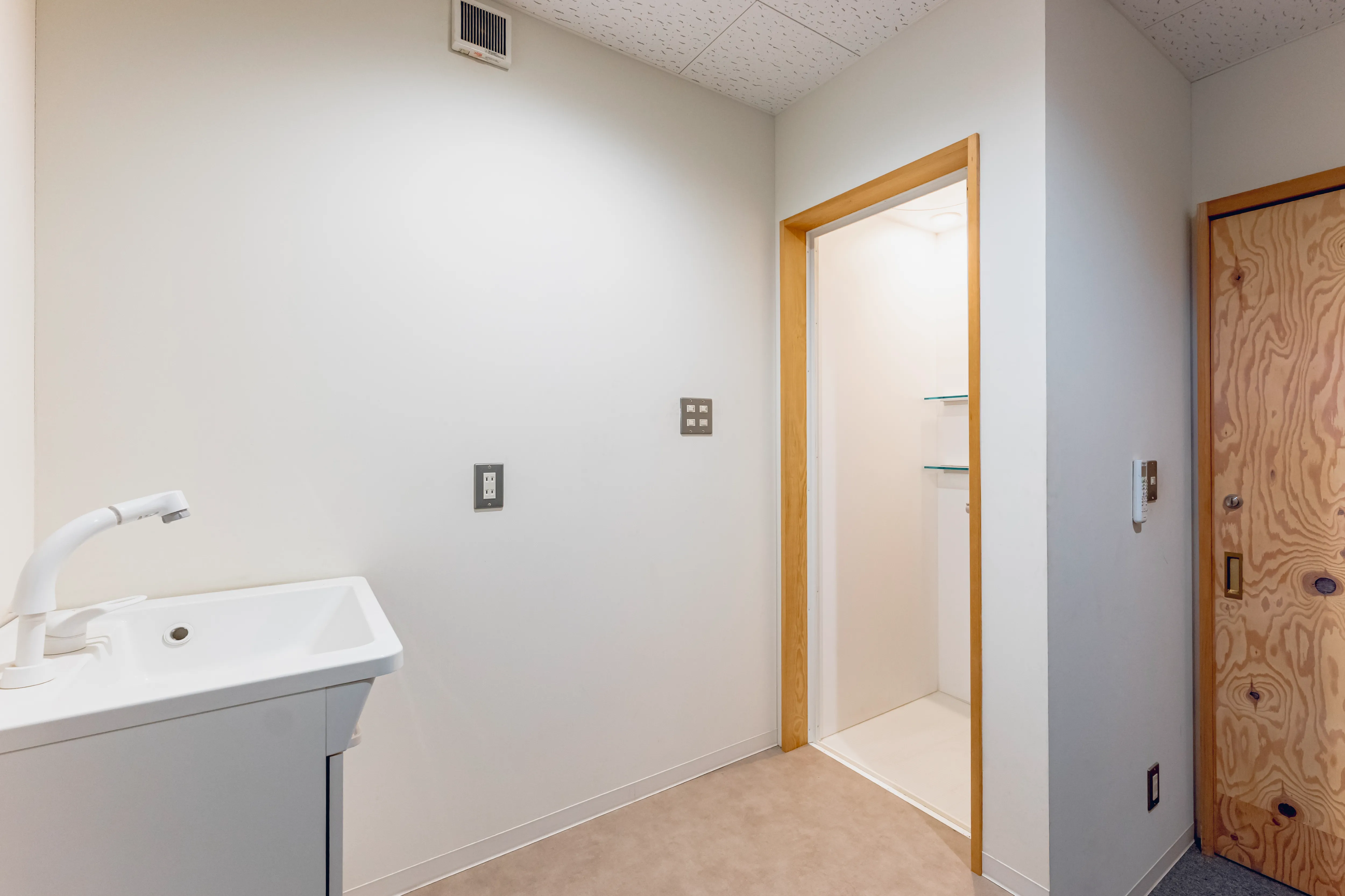 シャワールーム